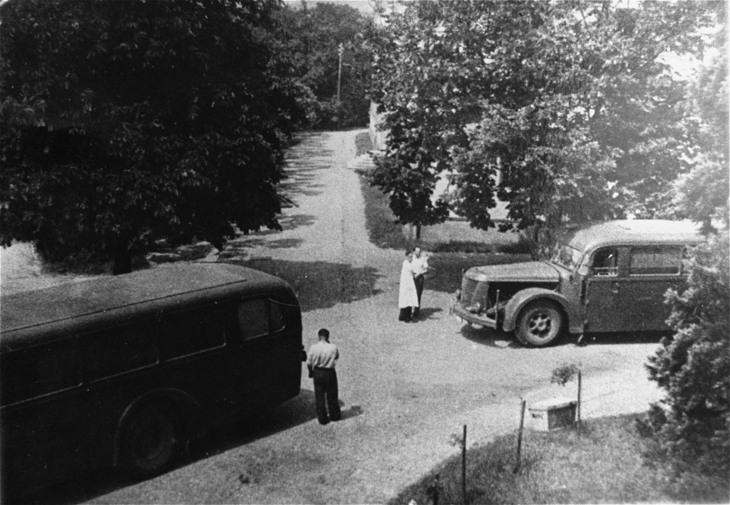 Buses that transported patients from a public hospital near Wiesbaden to the Hadamar euthanasia center, where the patients were gassed ... [LCID: 77167]