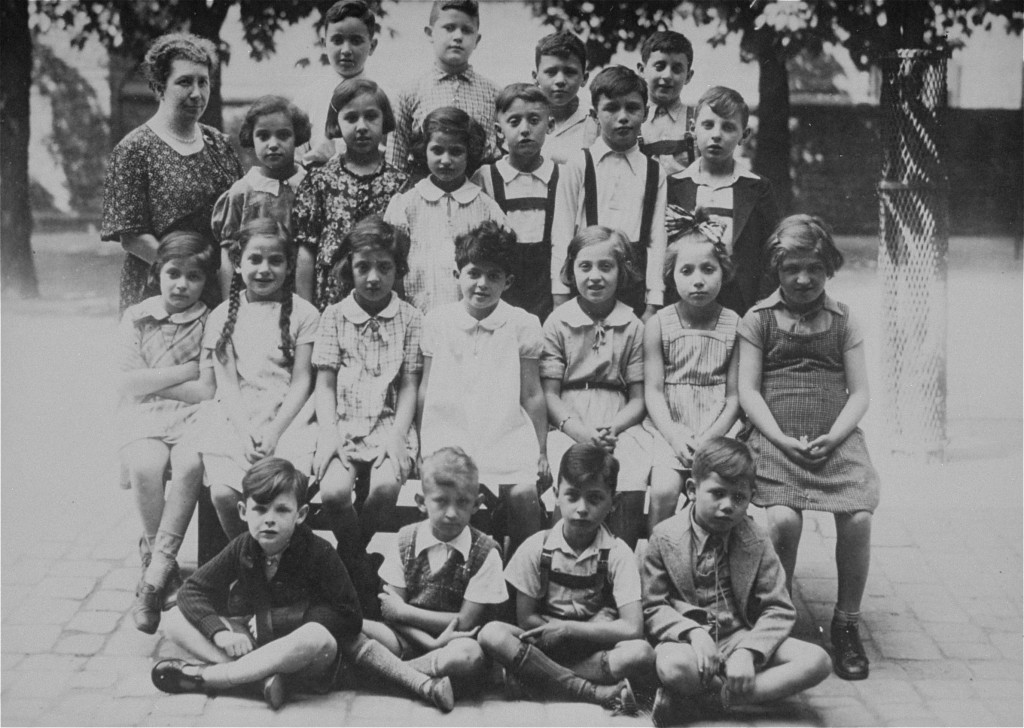 Class photo of students and a teacher at a Jewish school in prewar Karlsruhe.