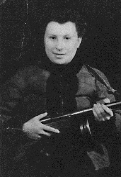 Brenda Senders in Rovno, 1944. [LCID: jpbsend1]