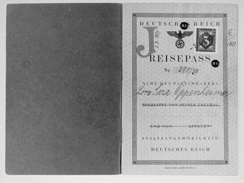 Passport issued to Lore Oppenheimer, a German Jew, with "J" for "Jude" stamped on the card. [LCID: 01371]