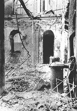 Sephardic synagogue destroyed during the January 21-23 Iron Guard pogrom. [LCID: 73483]