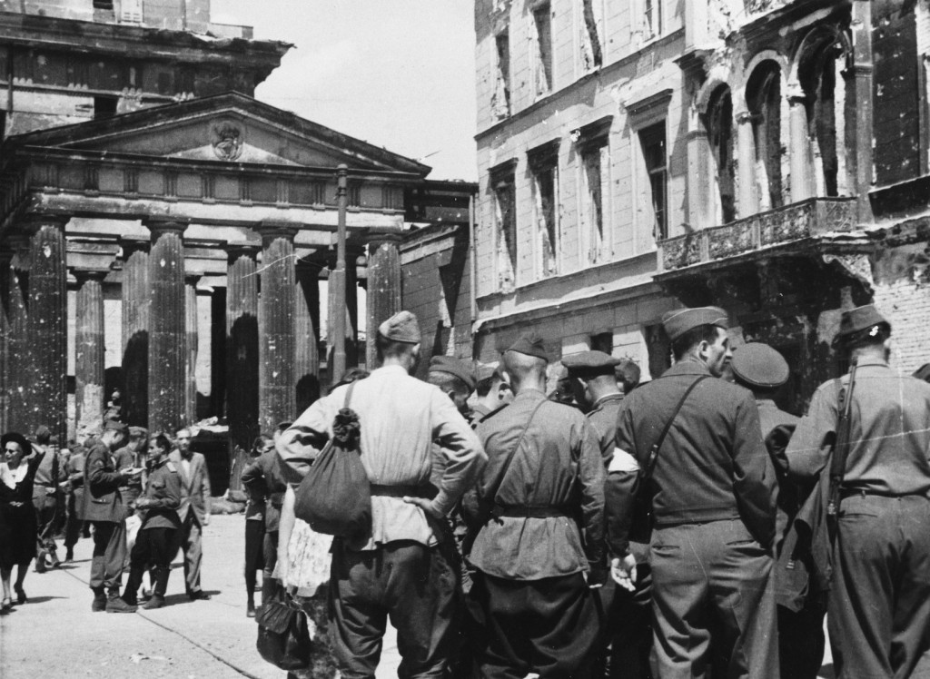 Soviet soldiers in the Soviet occupation zone of Berlin following the defeat of Nazi Germany. [LCID: 04817]