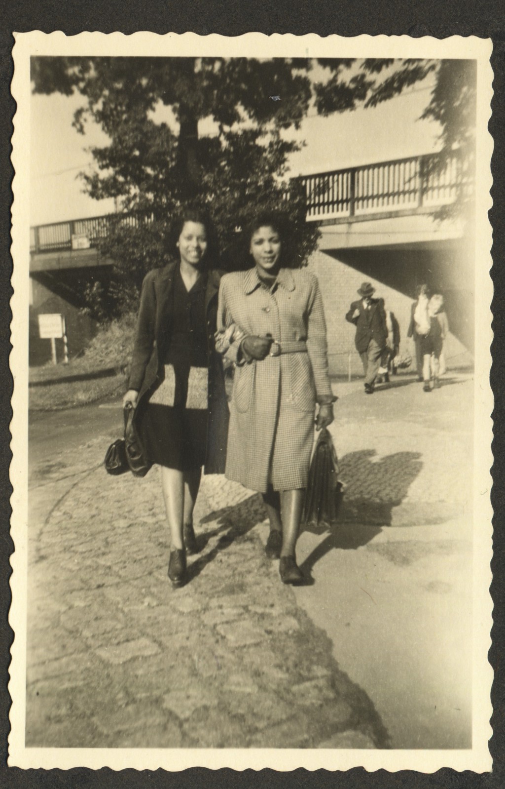 Ejanga Egiomue and Leni Garber in Berlin during the war