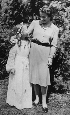 Selma Schwarzwald and her mother, Laura, in Busko-Zdroj on the occasion of Selma's first communion in 1945. [LCID: 81281]