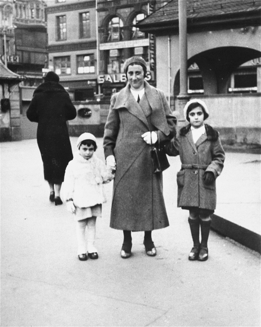 Anne Frank with her mother and sister. Frankfurt, Germany, 1933.