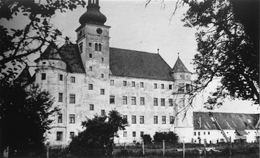 <p>Hartheim castle, a euthanasia killing center where people with physical and mental disabilities were killed by gassing and lethal injection. Hartheim, Austria, date uncertain.</p>