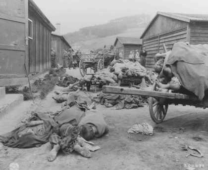 Corpses found when UStroops liberated the Gusen camp, a subcamp of the Mauthausen concentration camp. [LCID: 74790a]