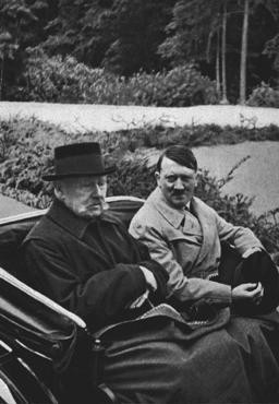 Reich President Paul von Hindenburg meets with Chancellor Adolf Hitler. [LCID: 07030]