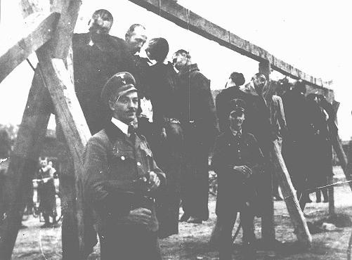 The execution by hanging of Serbs and Jews in the Banat region. [LCID: 33196]