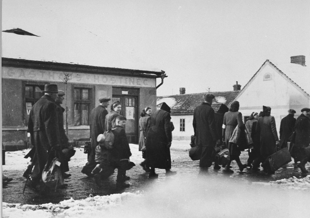 Czech Jews are deported from Bauschovitz to Theresienstadt ghetto.