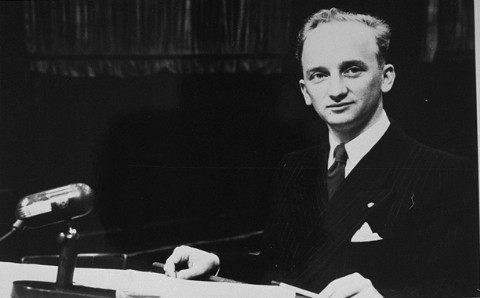 <p>Chief Prosecutor Benjamin Ferencz at the Einsatzgruppen Trial, <a href="/narrative/9545">Case #9 of the Subsequent Nuremberg Proceedings</a>. Photograph taken in Nuremberg, Germany, between July 29, 1947, and April 10, 1948.</p>