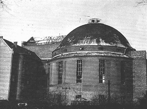The Prinzregenten Street synagogue, destroyed by fire during the Kristallnacht ("Night of Broken Glass") pogrom. [LCID: 4354]