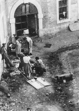 Preparation of food in the Theresienstadt ghetto.