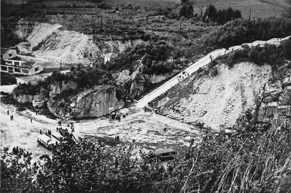 The quarry of the Mauthausen concentration camp. Austria, date uncertain. [LCID: 19539]