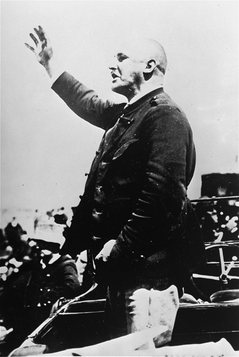 Nazi official Julius Streicher, founder of the antisemitic journal "Der Stuermer" (The Attacker) and organizer of the anti-Jewish ... [LCID: 78580]