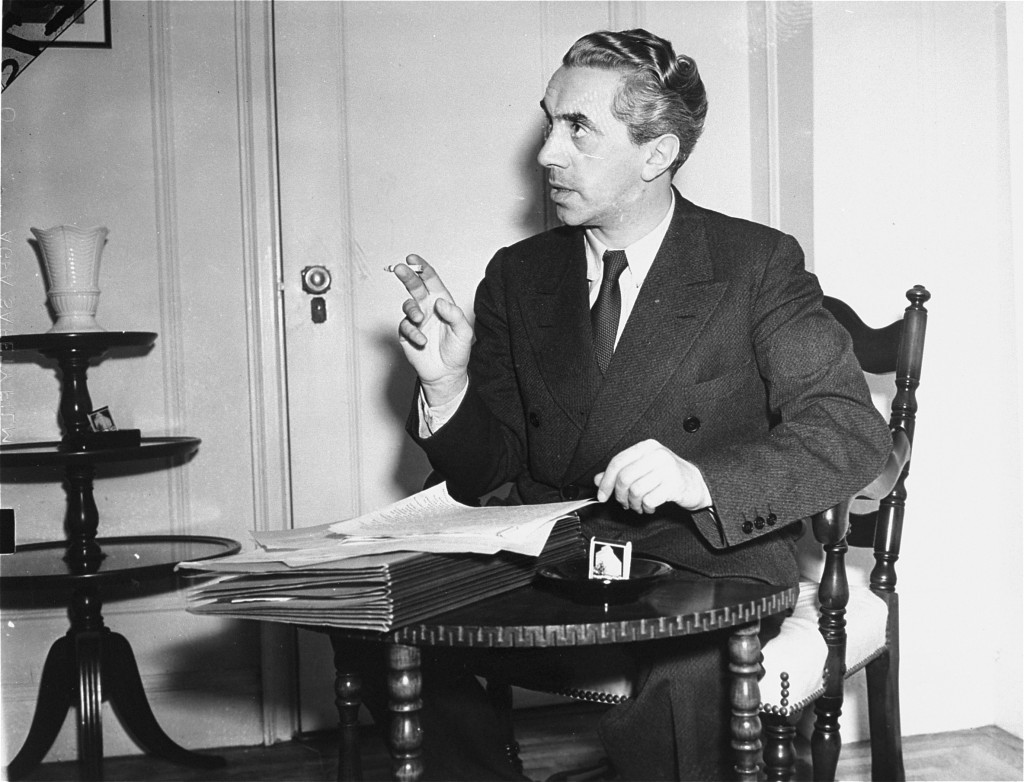 Ernst Toller, German dramatist and revolutionary, emigrated from Germany to other European nations and then to the United States. New York, United States, May 1939.
