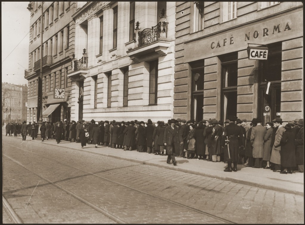 Jews wait at Polish Consulate for entrance visas to Poland after Germany's annexation of Austria. [LCID: 65614b]