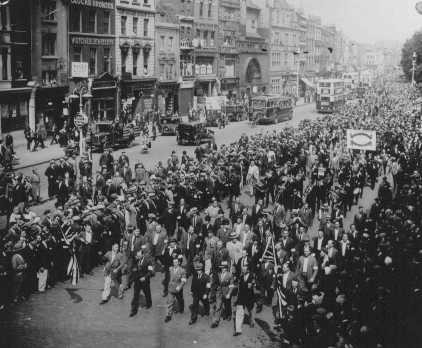<p>Thousands of Jews march through London's Whitechapel district to protest the persecution of Jews in Germany. London, Great Britain, July 20, 1933.</p>