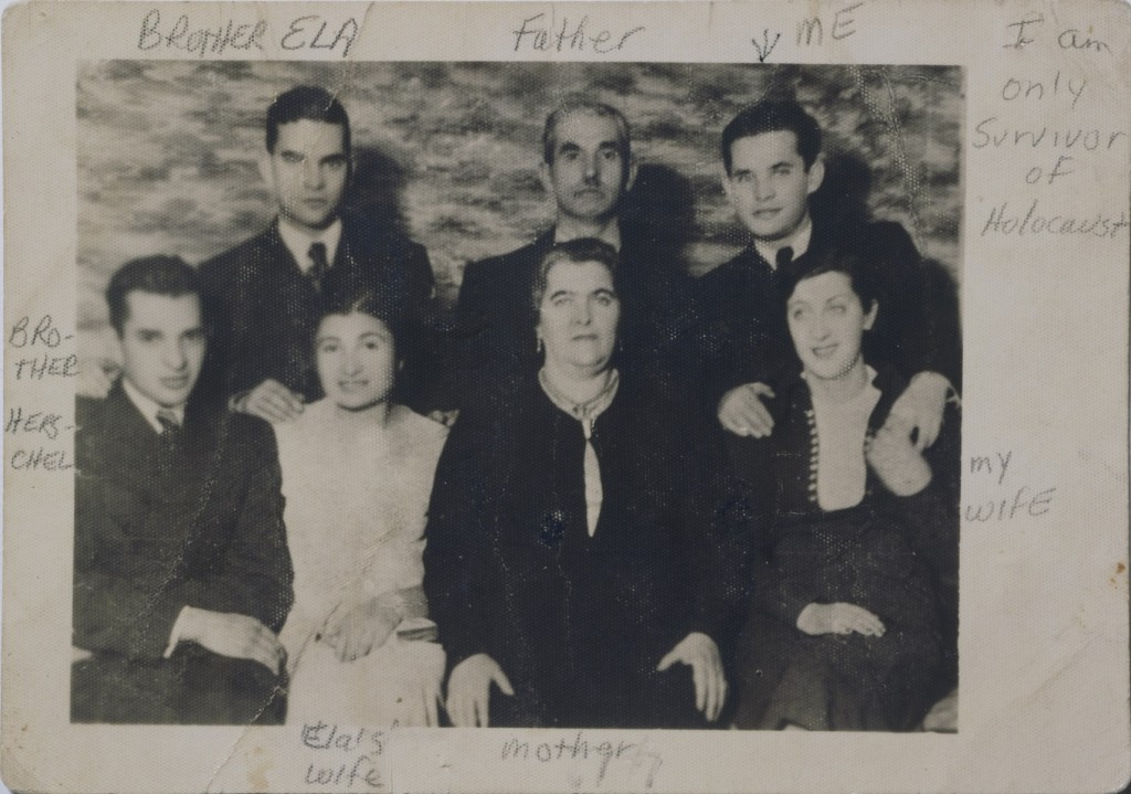 Portrait of the Rosenblat family in interwar Poland. [LCID: n02822]