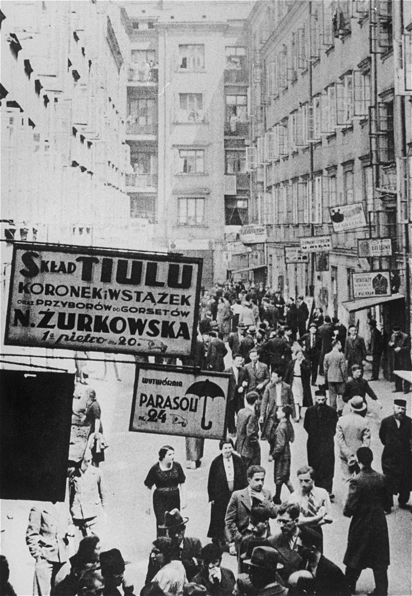 Commercial area on Nalewki Street in Warsaw's Jewish quarter. [LCID: 05543]