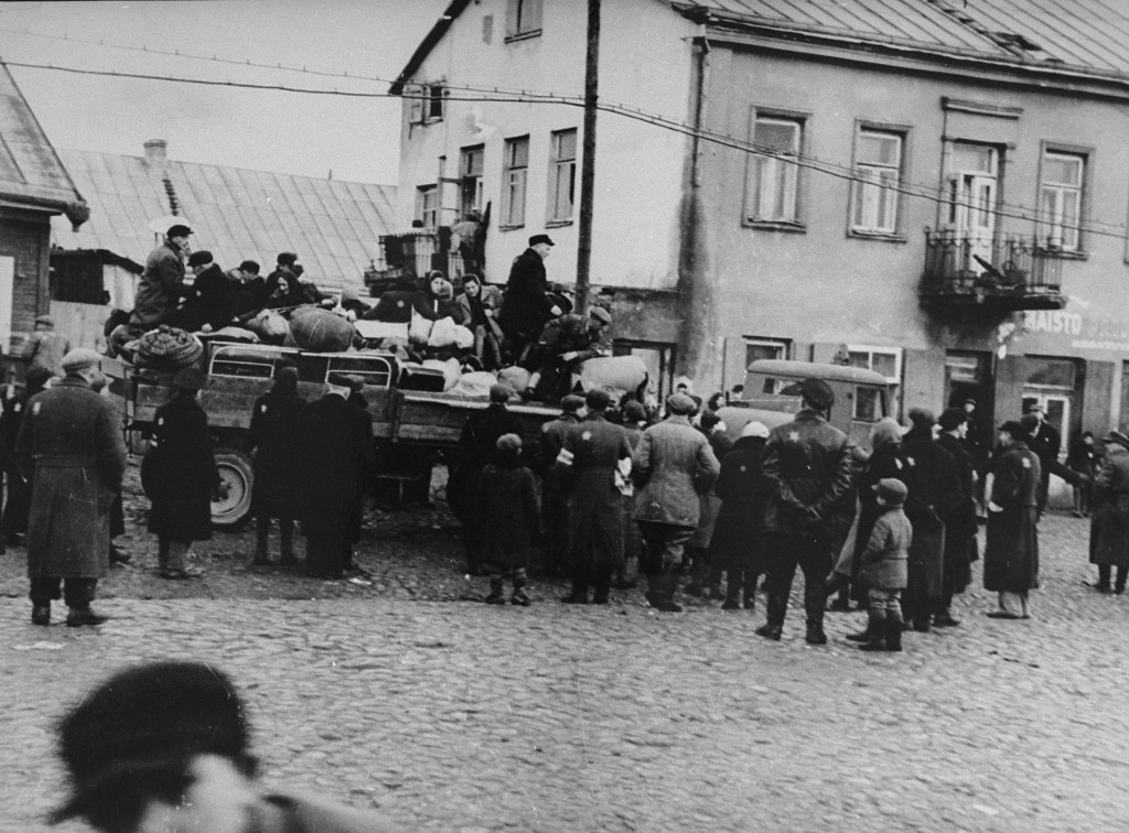 Deportation from the Kovno ghetto to forced-labor camps in Estonia.
