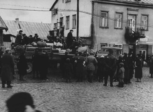<p>Deportation from the <a href="/narrative/3182">Kovno</a> ghetto to forced-labor camps in <a href="/narrative/5858">Estonia</a>. Kovno, Lithuania, October 1943.</p>