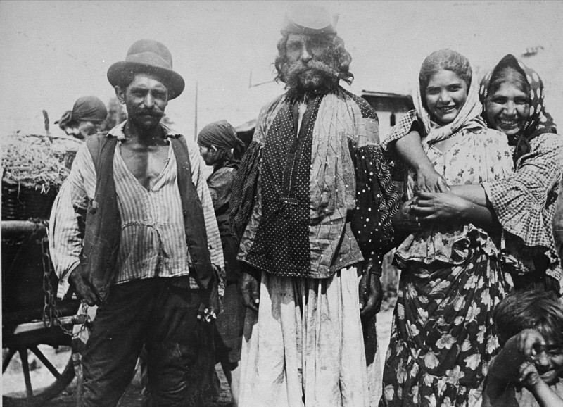 Roma (Gypsies) near Uzhgorod, 1938.