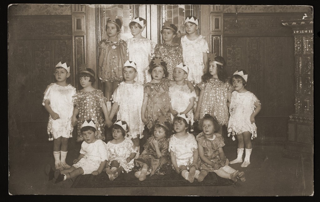 Group portrait of children dressed in Purim costumes. [LCID: 28392]