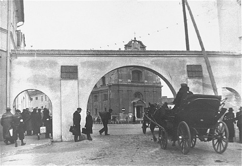 <p>Entrance to the "big" ghetto in Radom before its destruction later in 1942. Radom, Poland, ca. 1942.</p>