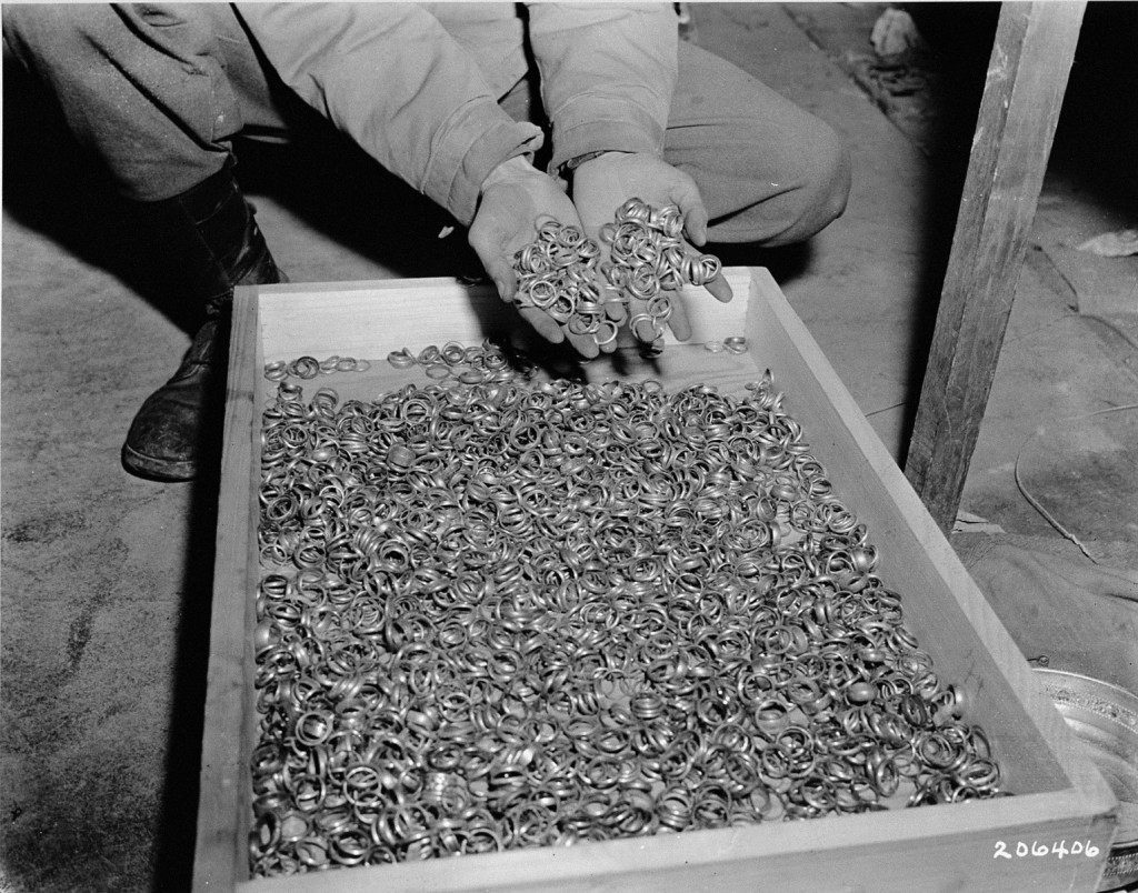 Wedding rings found by US army soldiers near the Buchenwald concentration camp. [LCID: 80623]