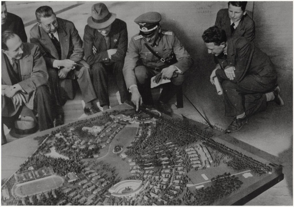 The Nazis spent lavish sums in preparation for the Olympic games. [LCID: 91870]