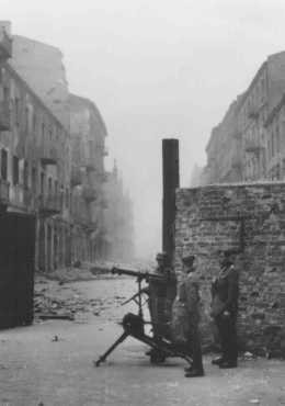 <p>German soldiers during the Warsaw ghetto uprising. Warsaw, Poland, April 19-May 16, 1943.</p>