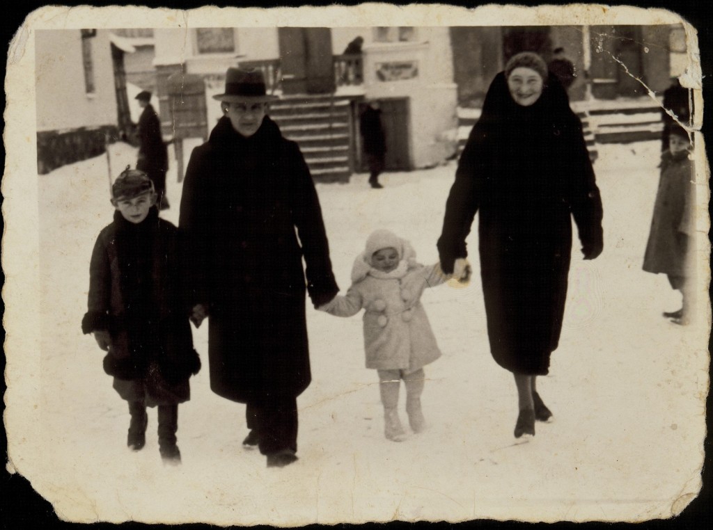 The Sonenson Family, 1940