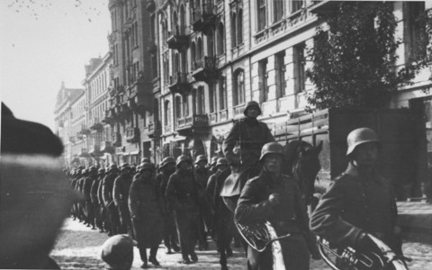 German troops march into Paris. France, June 1940.