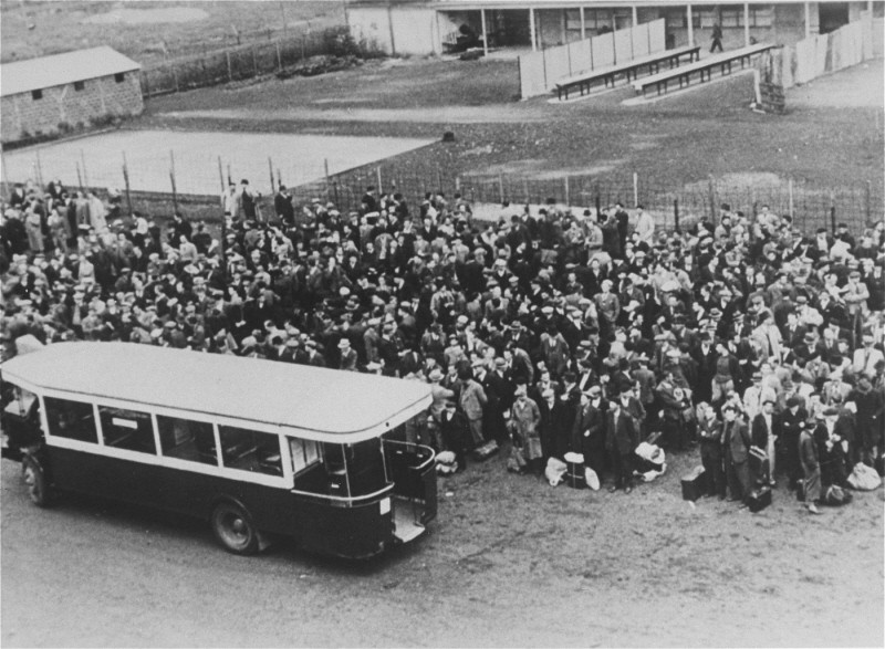 <p>Jews arrive at the Drancy transit camp by bus. France, 1942–44.</p>
