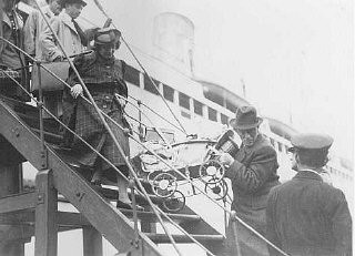 Jewish refugees arrive in Shanghai | Holocaust Encyclopedia