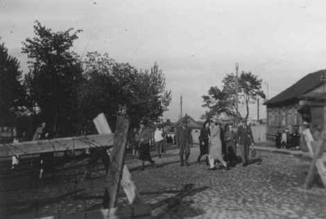 Entrée du ghetto de Minsk. Union soviétique, 31 mai 1941. [LCID: 76878]