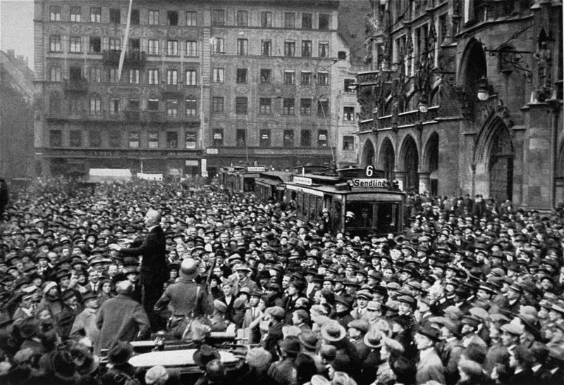 A large crowd gathers in front of the Rathaus to hear the exhortations of Julius Streicher during the Beer Hall Putsch, Hitler's ... [LCID: 06830]