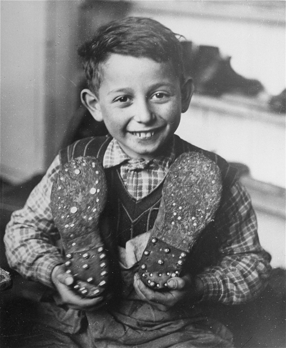A Jewish child refugee who fled eastern Europe as part of the organized postwar flight of Jews (the Brihah), as an apprentice at ... [LCID: 30014]