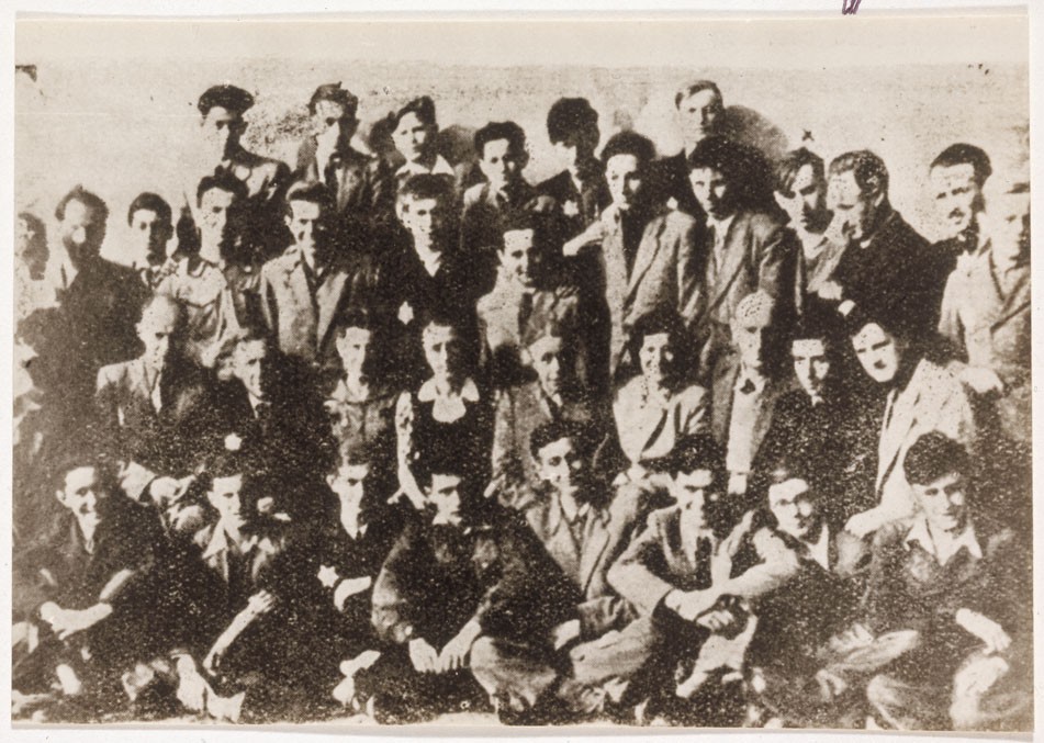 Dawid Sierakowiak (seen here in the 3rd row, 4th from right) [LCID: sierakow]