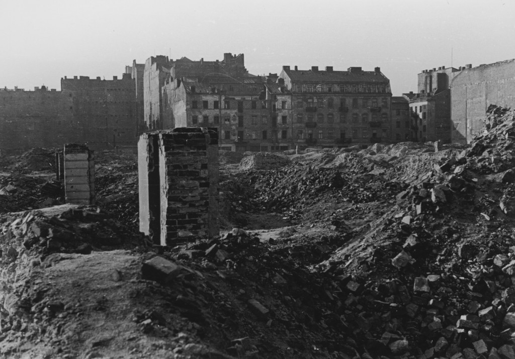 Warsaw Ghetto in World War II: History & Daily Life  | Holocaust Encyclopedia