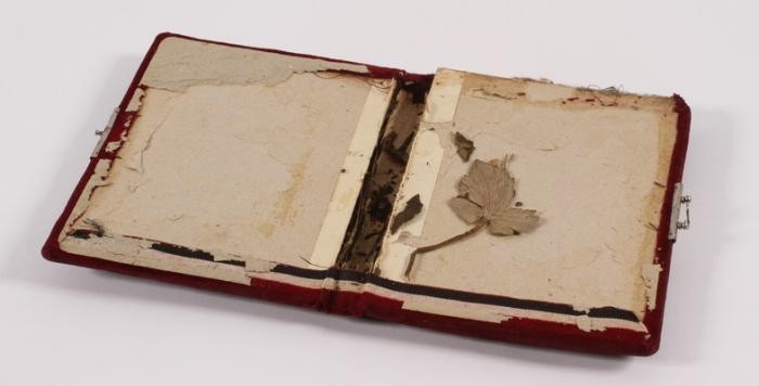 Notebook cover belonging to Alice Ebserstark who, with her sisters Ella and Josephine, escaped Czechoslovakia in 1939 on a Kindertransport to England arranged by Nicholas Winton.
