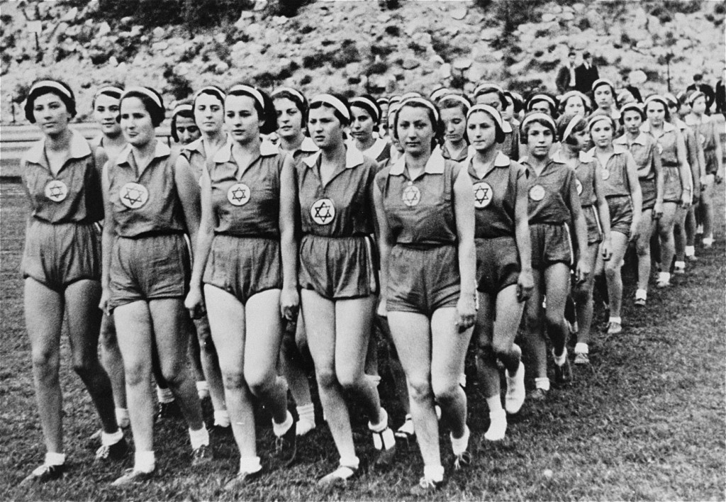 Jewish athletes at a sports festival in Grunewald stadium. [LCID: 89732]
