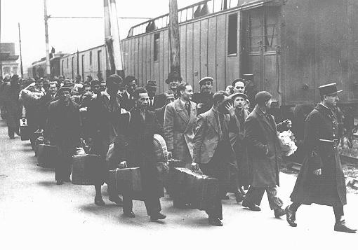 Foreign Jews arrested in Paris at the Austerlitz train station before deportation to the French-administered internment camps Pithiviers ... [LCID: 78893]