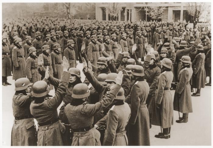 <p>In Poznan, ethnic German recruits to the German army swear allegiance to Adolf Hitler. January 1940.</p>