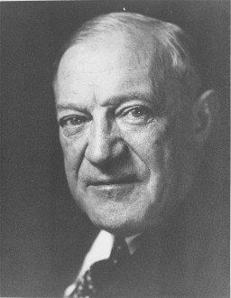 US Senator Robert Wagner, who, with Representative Edith Rogers, introduced a bill to enable 10,000 European children—not necessarily ... [LCID: 02852]