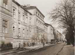 After World War II, the Rothschild hospital in Austria was primarily concerned with the rehabilitation of sick displaced persons. It also served as a lager for political prisoners and as a hostel for 600 refugees.
