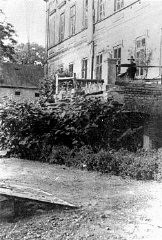 View of the manor house in Chelmno that became the site of the Chelmno killing center. Chelmno, Poland, 1939.