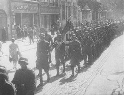 Troupes d’invasion allemandes entrant dans la ville de Lodz. Pologne, 8 septembre 1939.