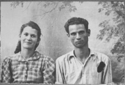 Portrait of Yosef Eschkenasi and his wife, Sara. Yosef was a laborer. They lived at Zmayeva 10 in Bitola.
This photograph was one of the individual and family portraits of members of the Jewish community of Bitola, Macedonia, used by Bulgarian occupation authorities to register the Jewish population prior to its deportation in March 1943.